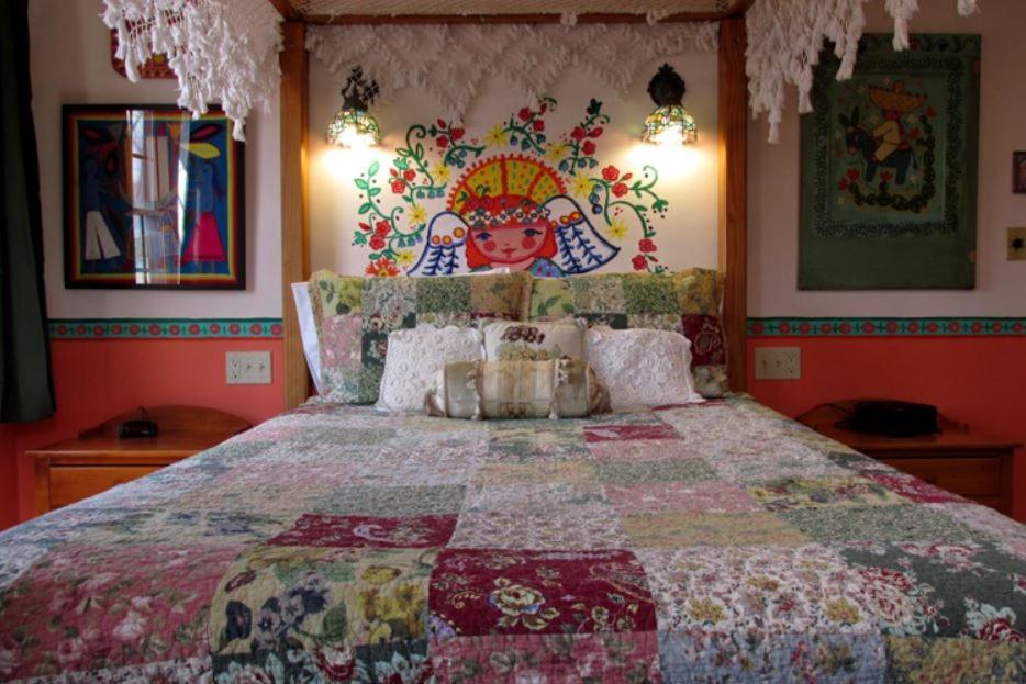 La Dona Luz Inn An Historic B&B タオス エクステリア 写真